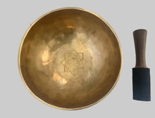 Load image into Gallery viewer, 17 cm B Note Crown Chakra Full Moon Tibetan Singing Bowl — Complete Set