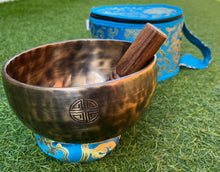 Load image into Gallery viewer, Singing bowl-Full Moon Healing Handmade Singing bowl Gift Set-15.5 cm