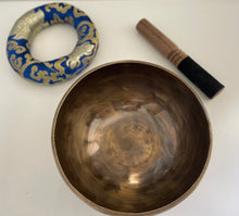 Load image into Gallery viewer, Singing Bowl-Full Moon Handmade Meditation Bowl-18 cm-Chakra Healing Bowl
