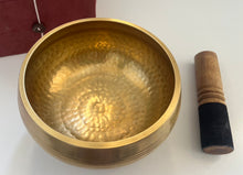 Load image into Gallery viewer, Singing Bowl-13 cm-Hand beaten Gift Set