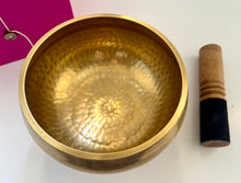 Load image into Gallery viewer, Singing Bowl-13 cm-Hand beaten Gift Set
