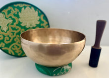 Load image into Gallery viewer, Singing Bowl-20.5 cm-Handmade Meditation Bowl