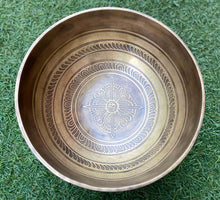 Load image into Gallery viewer, handmade singing bowl double dorje bajra