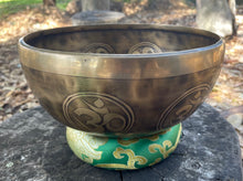 Load image into Gallery viewer, Singing Bowl-24 cm-OM Handmade Singing bowl Healing Gift Set