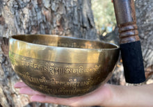 Load image into Gallery viewer, Singing Bowl Gift Set-Healing Meditation bowl-Handmade-16 cm-Endless Knot