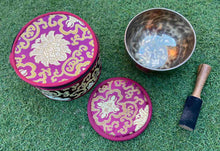 Load image into Gallery viewer, Singing Bowl Gift Set-Healing Sound bowl-Handmade-16 cm