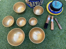 Load image into Gallery viewer, singing bowl chakra set