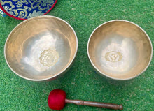 Load image into Gallery viewer, Handmade Singing Bowl Set of 2 – 7.5" A Note Third Eye Chakra & 8" F Note Heart Chakra with 2 Mallets & Carry Bag