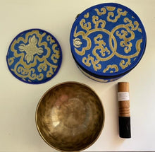 Load image into Gallery viewer, Singing bowl Handmade