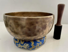 Load image into Gallery viewer, Singing bowl