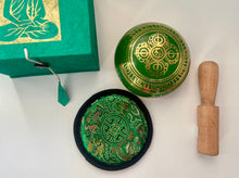 Load image into Gallery viewer, Singing Bowl-Gift Set-Green-9 cm