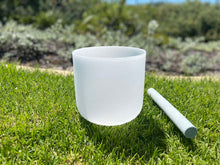 Load image into Gallery viewer, Singing bowls OM Gift Set Crystal Singing bowl