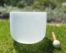 Load image into Gallery viewer, Heart Chakra Crystal Singing bowl