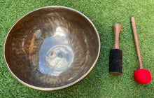 Load image into Gallery viewer, Singing Bowl-21 cm-Full Moon bowl with a Carry bag-Handmade Healing Gift Set
