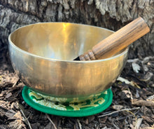 Load image into Gallery viewer, Singing Bowl-18 cm-Heart Chakra F Note-Handmade Meditation Bowl
