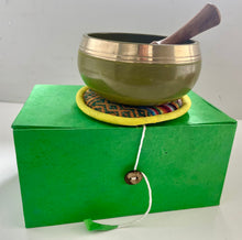 Load image into Gallery viewer, Singing Bowl for Sound Healing-Tibetan Bestseller Green Gift Set
