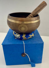 Load image into Gallery viewer, Singing bowl-Gift Set-Sound Healing-Chakra Balance-Yoga-Reiki
