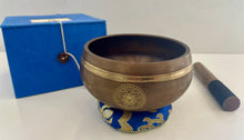 Load image into Gallery viewer, Singing bowl-Gift Set-Sound Healing-Chakra Balance-Yoga-Reiki
