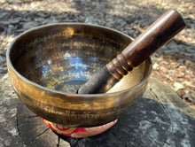 Load image into Gallery viewer, Singing Bowl Gift Set-Healing Meditation bowl-Handmade-16 cm-Endless Knot
