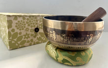 Load image into Gallery viewer, Singing Bowl Gift Set-Om Mani Padme Hum Handmade Meditation Bowl-14 cm
