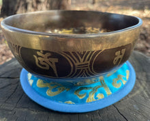 Load image into Gallery viewer, Singing bowl-Wisdom Eyes-Healing Handmade Singing bowl
