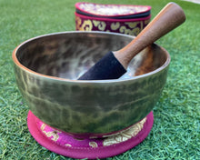 Load image into Gallery viewer, Singing Bowl Gift Set-Healing Sound bowl-Handmade-16 cm
