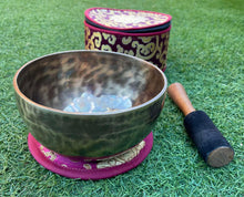 Load image into Gallery viewer, Singing Bowl Gift Set-Healing Sound bowl-Handmade-16 cm
