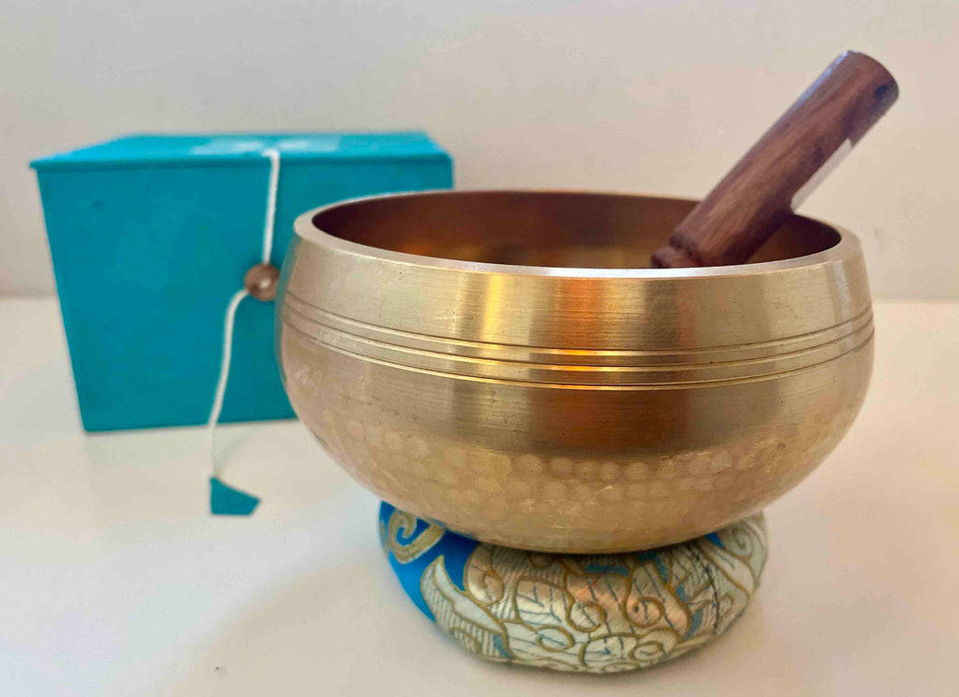 Singing Bowl-Hand beaten-12 cm-Gift Set