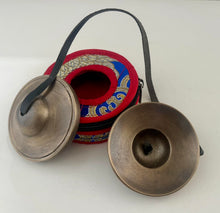 Load image into Gallery viewer, 7 cm Tibetan Tingsha Bell – Traditional Meditation &amp; Sound Healing Cymbals
