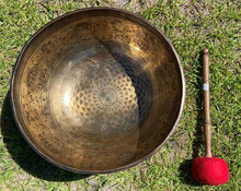 Load image into Gallery viewer, Singing bowl-Hand hammered-33 cm
