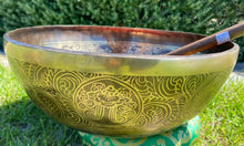 Load image into Gallery viewer, Singing bowl-Hand hammered-33 cm
