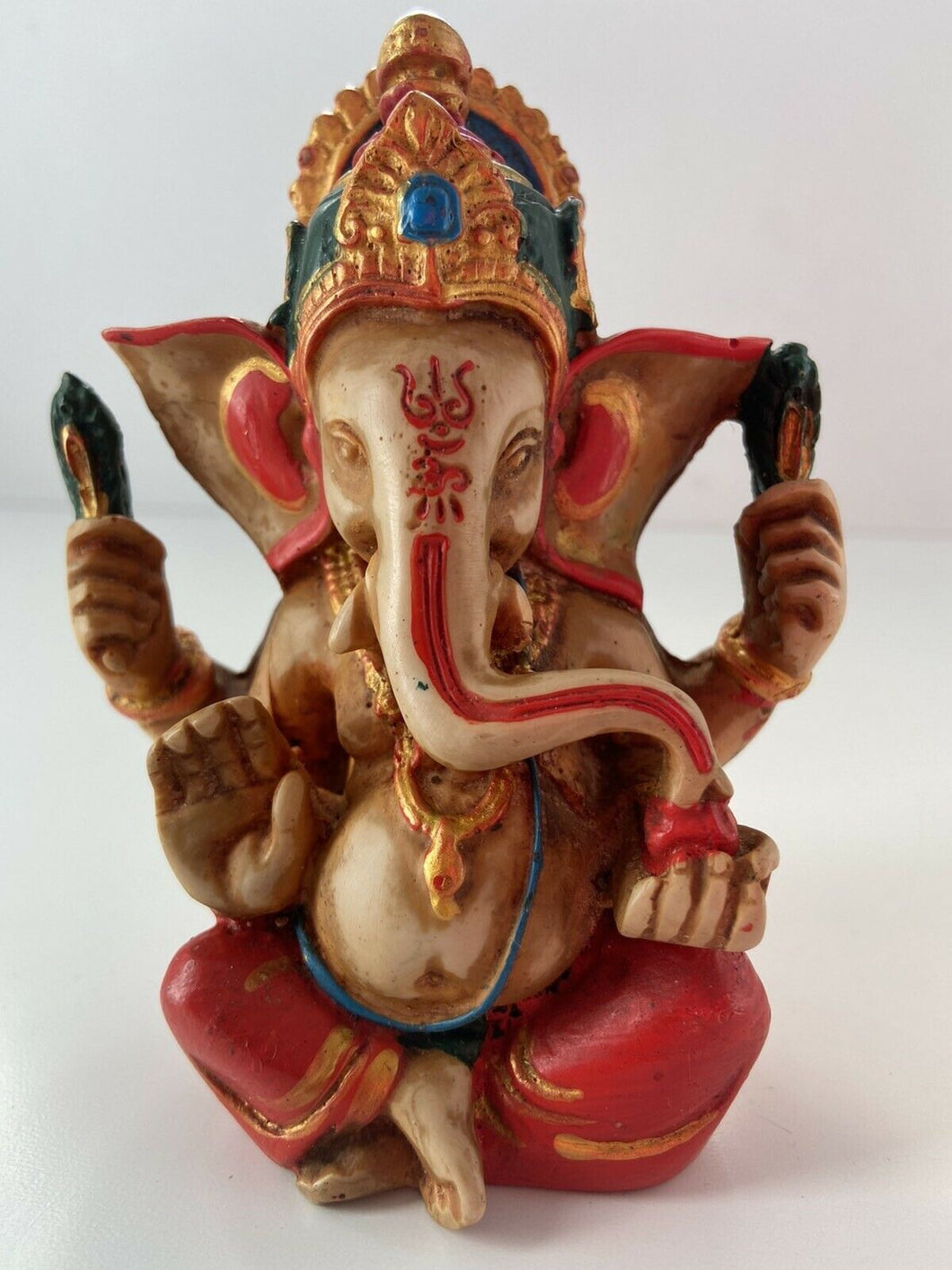 Ganesh statue deity