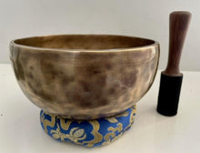 Load image into Gallery viewer, Singing bowl
