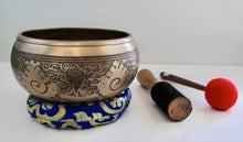 Load image into Gallery viewer, Singing bowl-OM-Gift Set-16 cm
